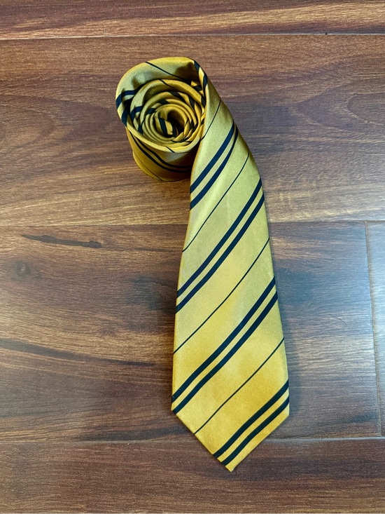 Wizarding World Of Harry Potter Other - HARRY POTTER Classic Gold Striped Men's Repp Tie
